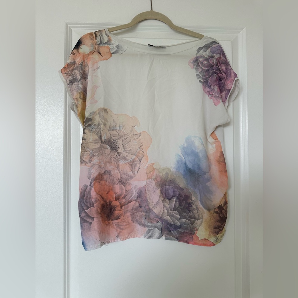 White floral print short sleeved chiffon top